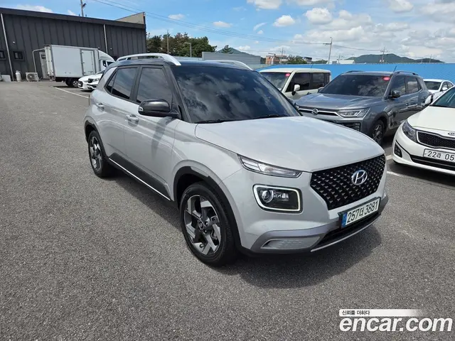 Hyundai Venue 2022 1.6 автомат (гидро), миниатюра 3