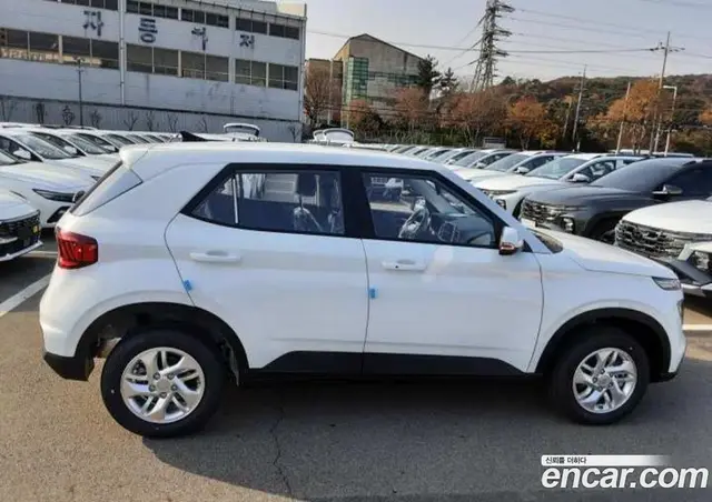 Hyundai Venue 2025 1.6 автомат (гидро), миниатюра 11