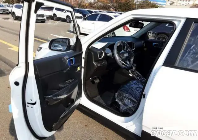 Hyundai Venue 2025 1.6 автомат (гидро), миниатюра 4
