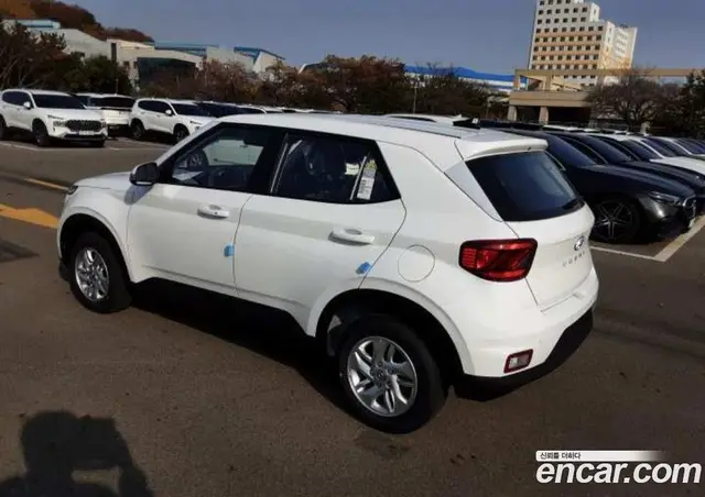 Hyundai Venue 2025 1.6 автомат (гидро), миниатюра 9