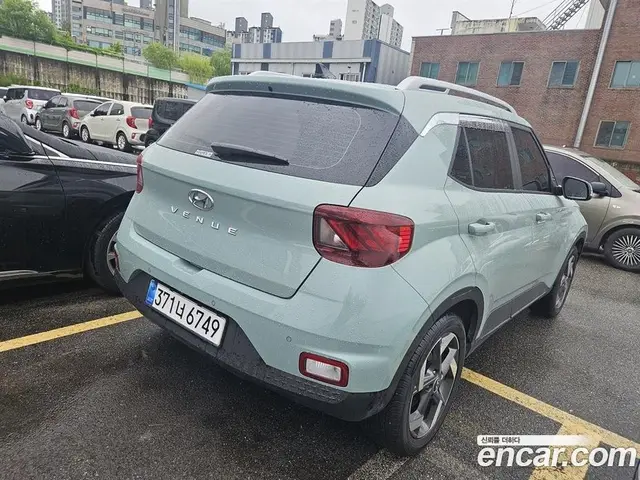 Hyundai Venue 2025 1.6 автомат (гидро), миниатюра 2