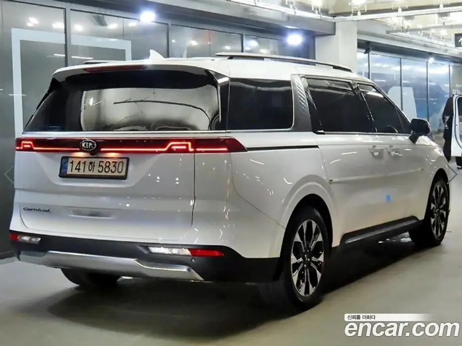 Kia Carnival 2021 3.5 автомат (гидро), фото 4