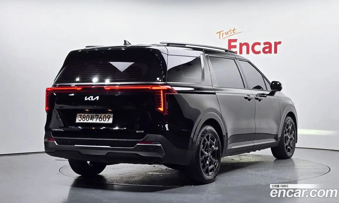 Kia Carnival 2024 1.6 автомат (гидро), фото 1