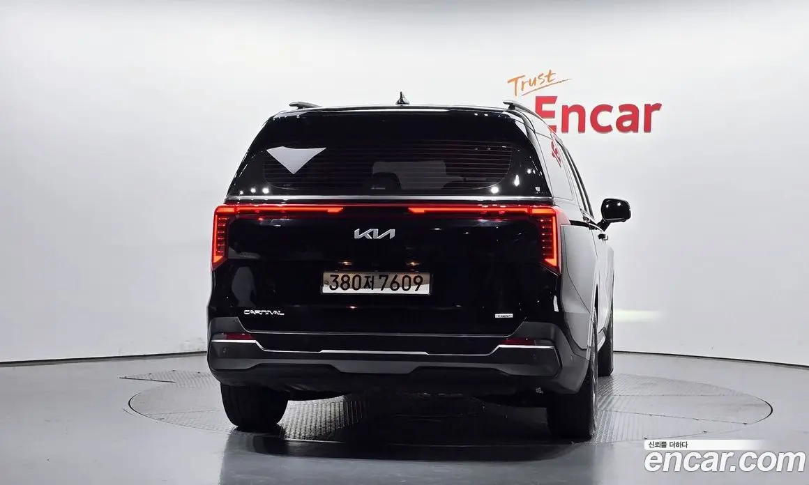 Kia Carnival 2024 1.6 автомат (гидро), фото 3