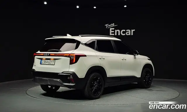 Kia Seltos 2023 1.6 автомат (гидро), миниатюра 2