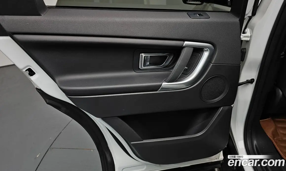 Land Rover Discovery Sport 2017 2.0 автомат (гидро), фото 14