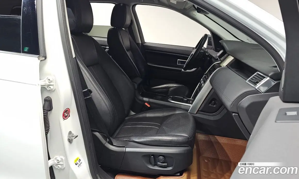Land Rover Discovery Sport 2017 2.0 автомат (гидро), фото 17