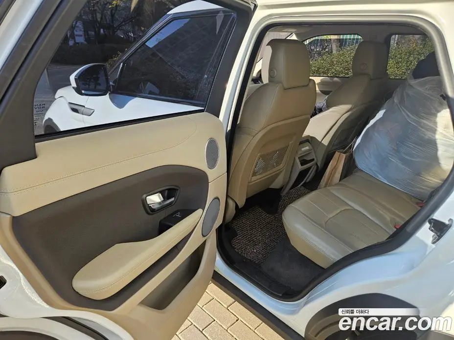 Land Rover Range Rover Evoque 2016 2.0 автомат (гидро), фото 17