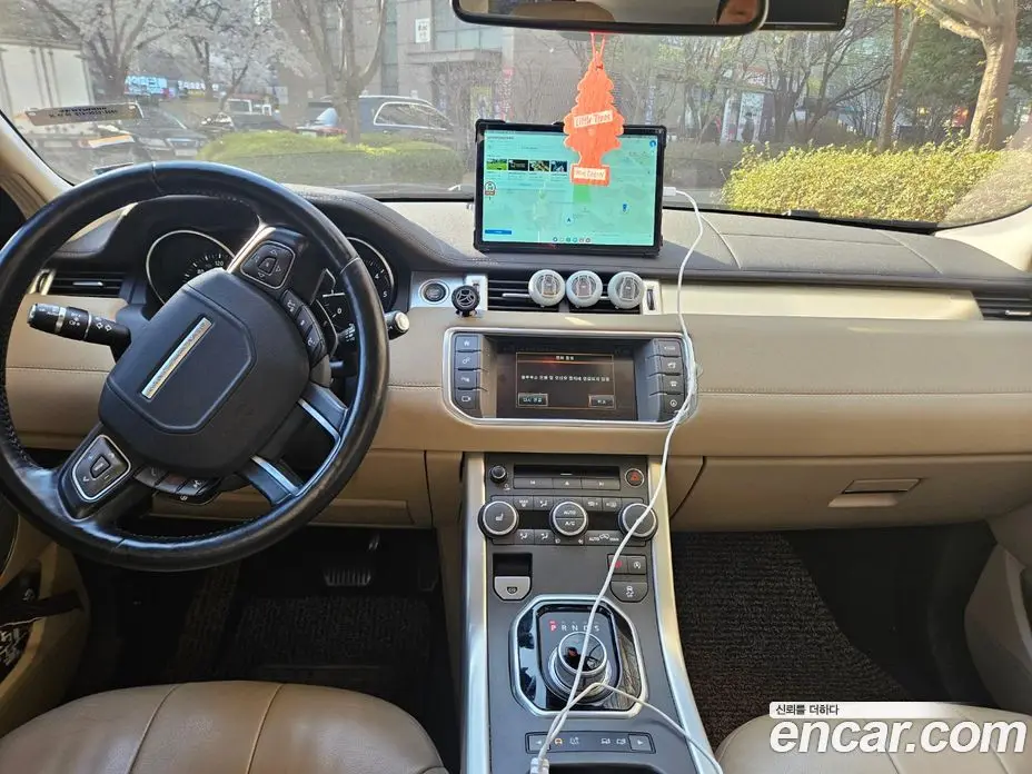 Land Rover Range Rover Evoque 2016 2.0 автомат (гидро), фото 7