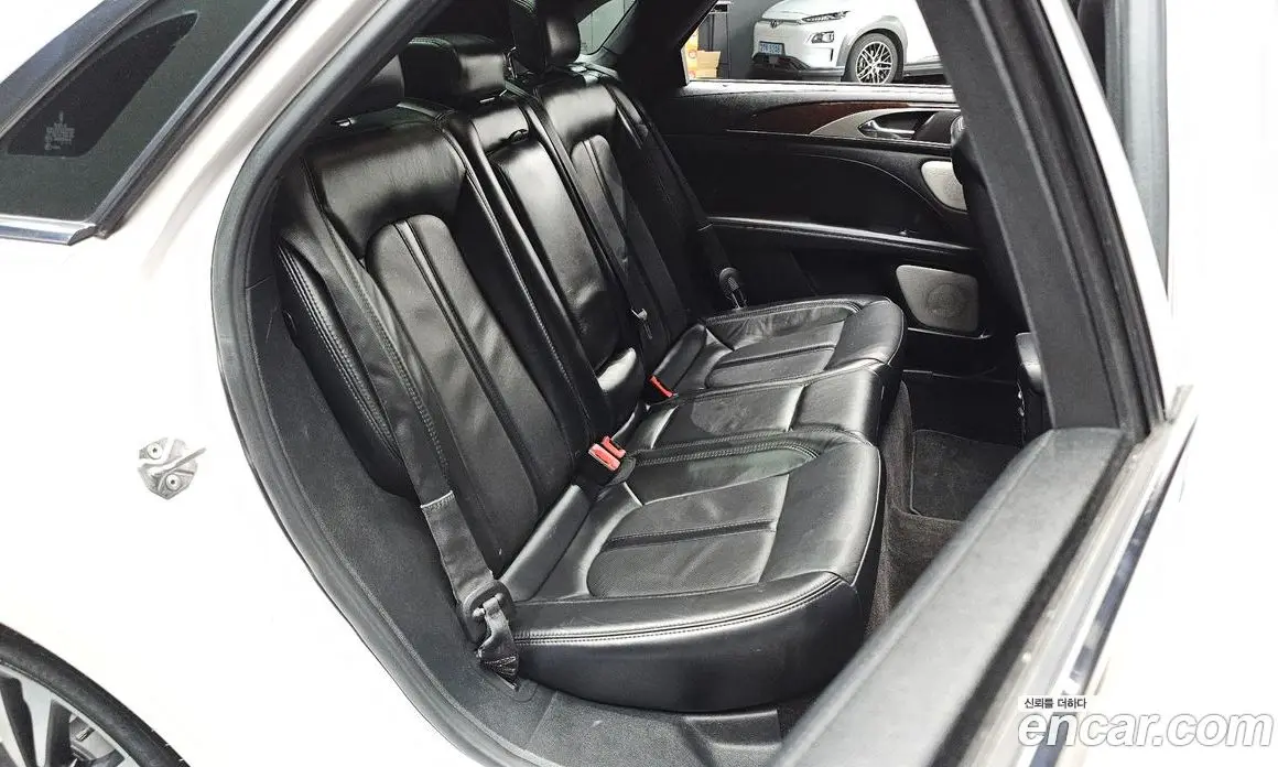 Lincoln MKZ 2017 2.0 автомат (гидро), фото 17 Lincoln MKZ 2017 2.0 автомат (гидро), фото 17