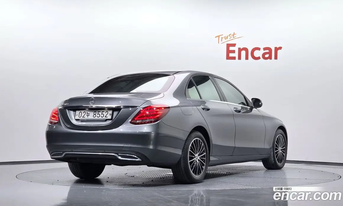 Mercedes-Benz C-Class 2018 1.6 автомат (гидро), фото 1