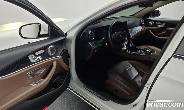 Mercedes-Benz E-Class 2016 2.0 автомат (гидро), миниатюра 10