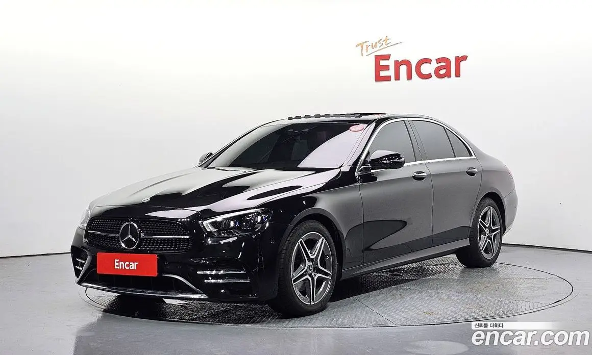 Mercedes-Benz E-Class 2023 2.0 автомат (гидро), фото 1