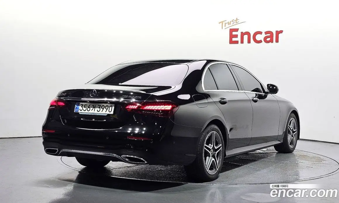 Mercedes-Benz E-Class 2023 2.0 автомат (гидро), фото 2