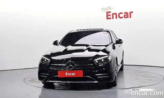 Mercedes-Benz E-Class 2023 2.0 автомат (гидро), миниатюра 3