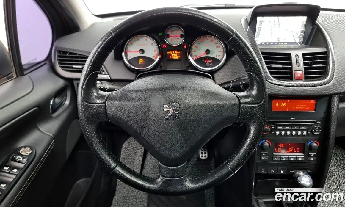 Peugeot 207 2007 1.6 автомат (гидро), фото 13