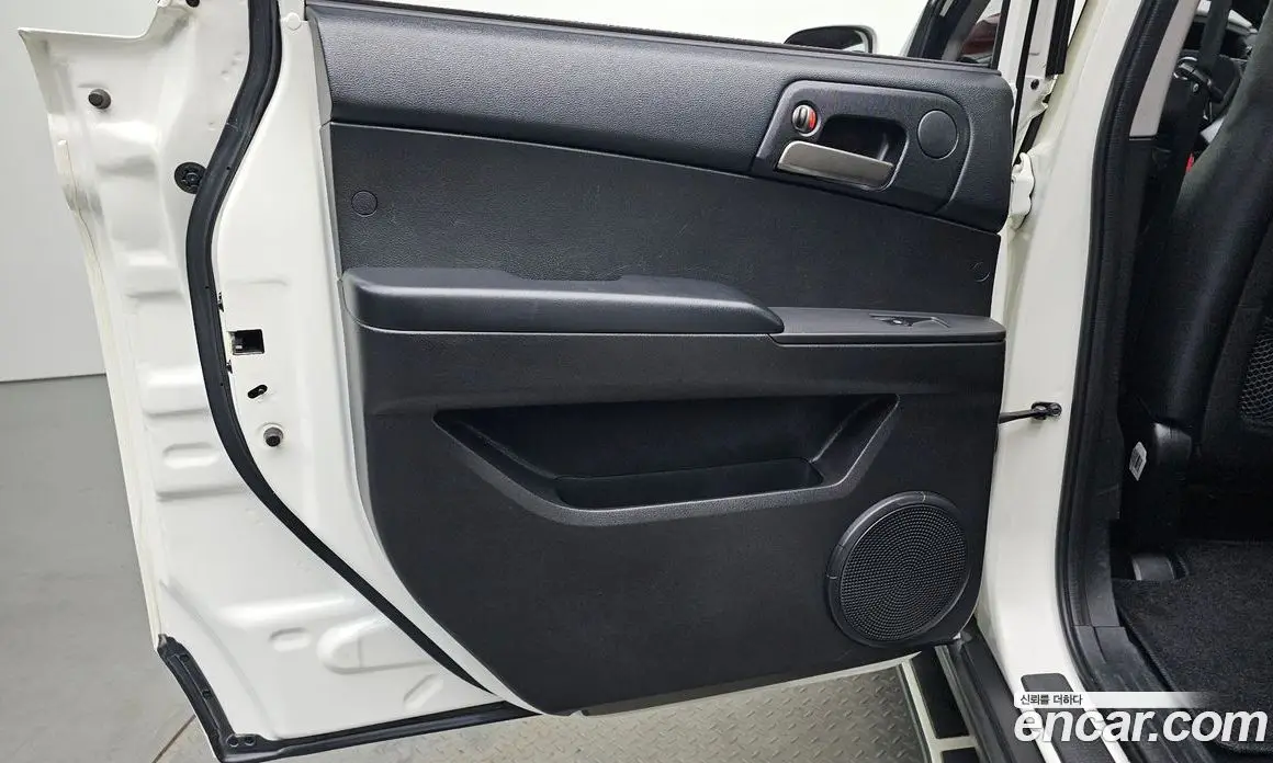 SsangYong Korando 2015 2.0 автомат (гидро), фото 15