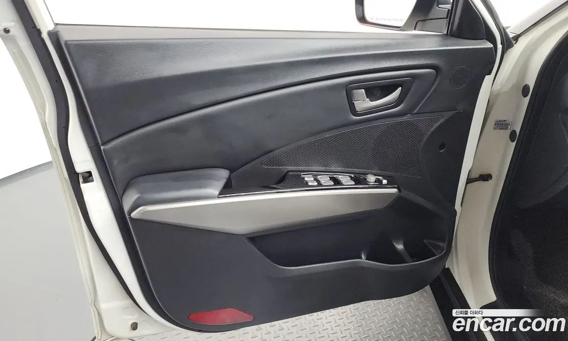 SsangYong TIBOLI 2016 1.6 автомат (гидро), фото 14