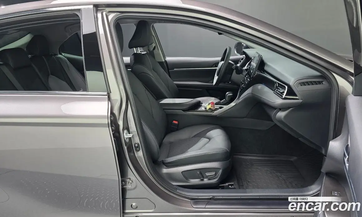 Toyota Camry 2024 2.5 автомат (гидро), фото 16