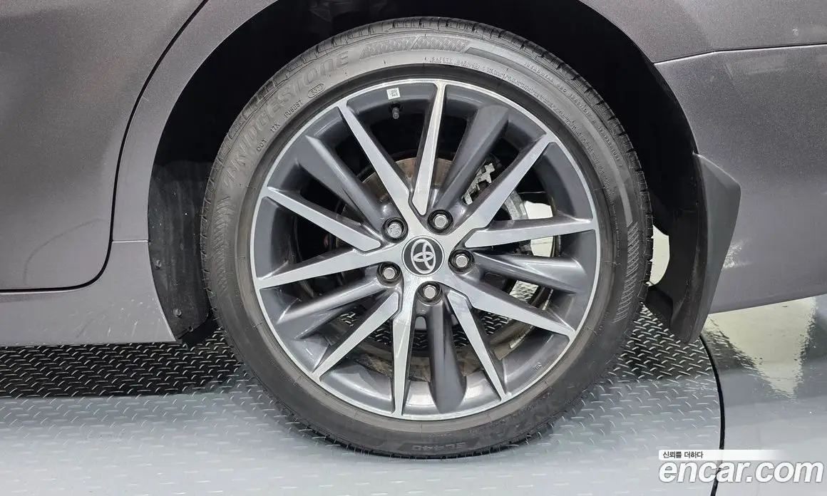 Toyota Camry 2024 2.5 автомат (гидро), фото 7