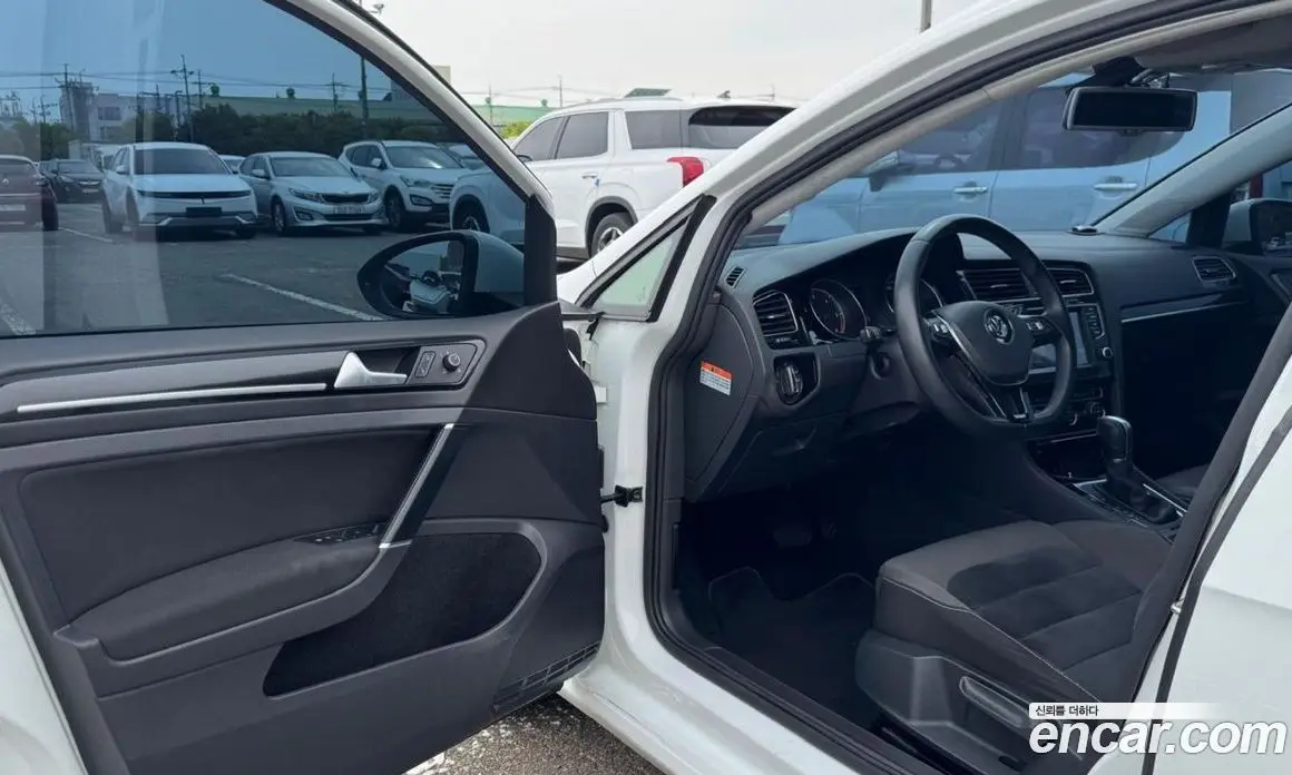 Volkswagen Golf 2016 2.0 автомат (гидро), фото 13