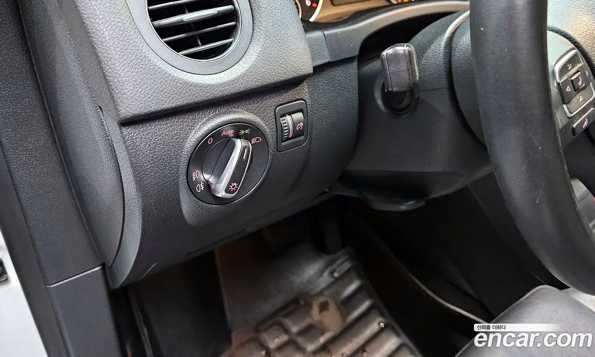 Volkswagen Tiguan 2015 2.0 автомат (гидро), фото 20