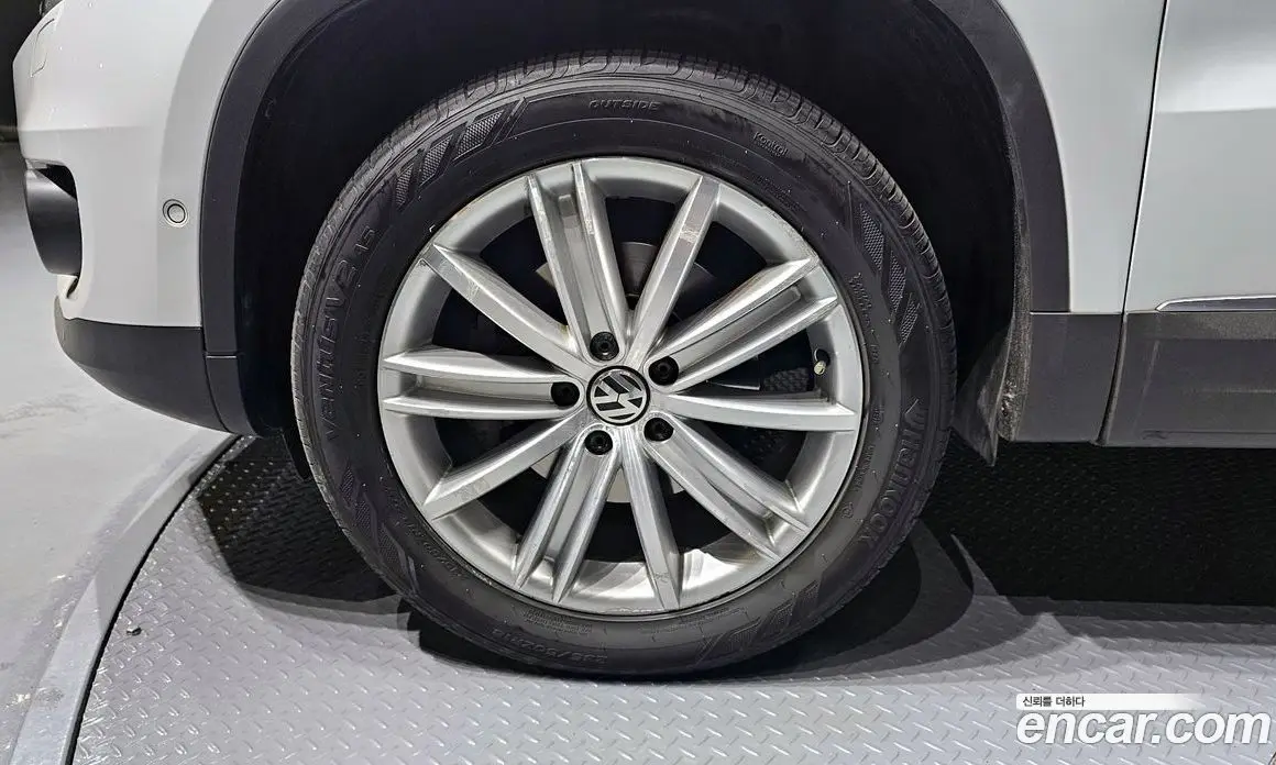 Volkswagen Tiguan 2015 2.0 автомат (гидро), фото 5
