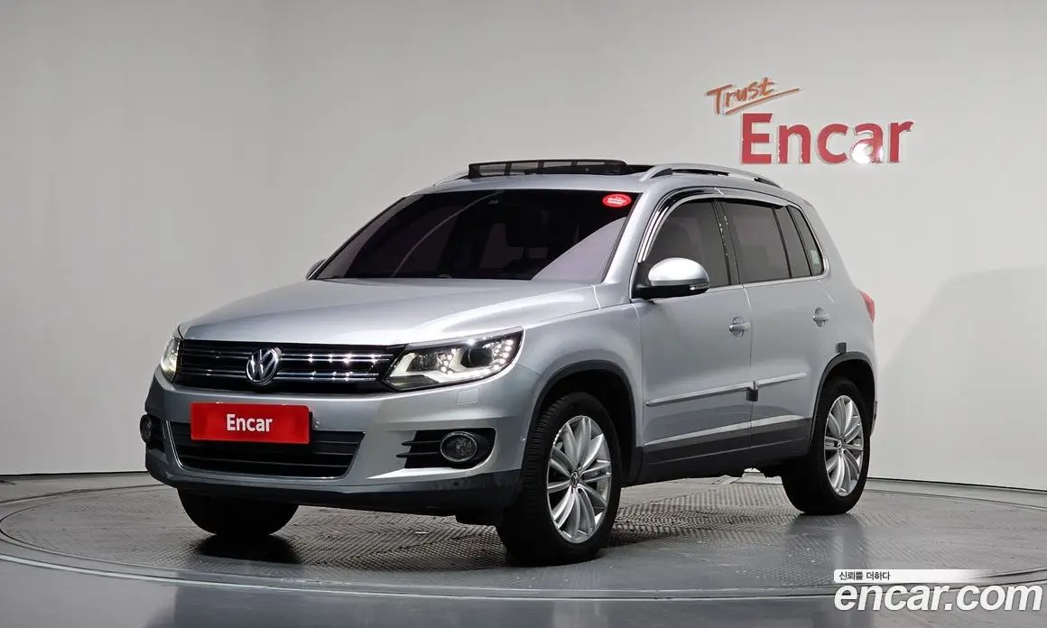 Volkswagen Tiguan 2015 2.0 автомат (гидро), фото 1