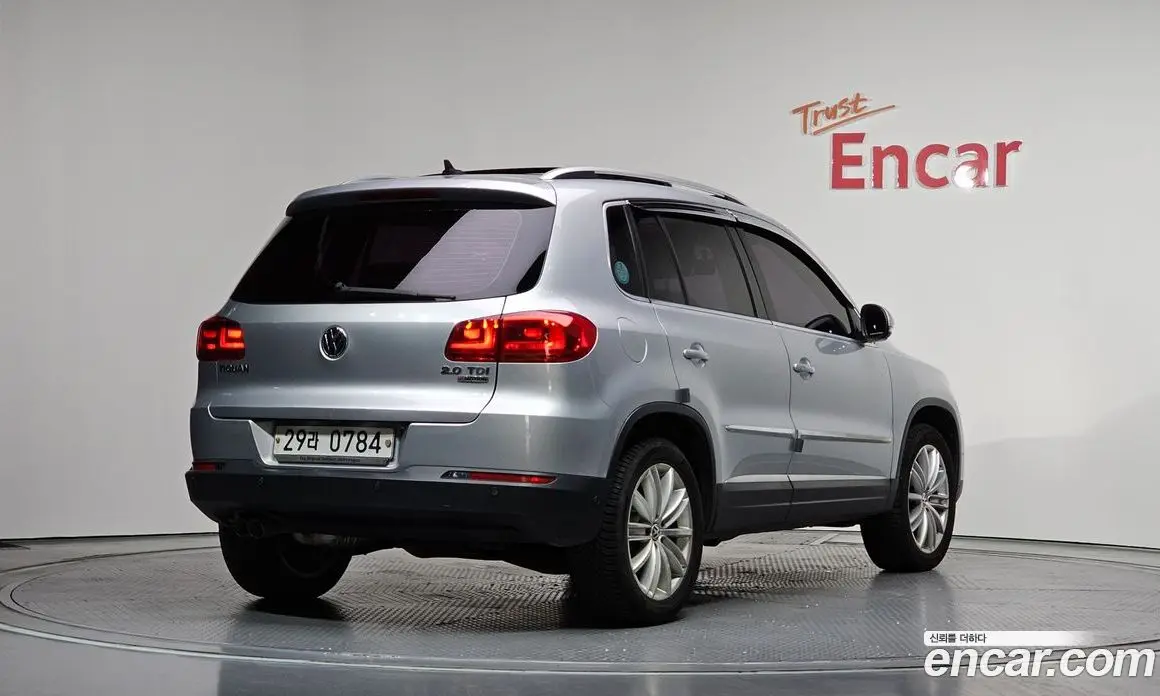 Volkswagen Tiguan 2015 2.0 автомат (гидро), фото 2