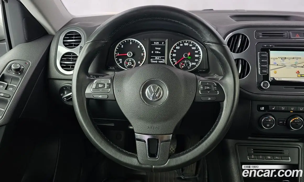 Volkswagen Tiguan 2015 2.0 автомат (гидро), фото 13