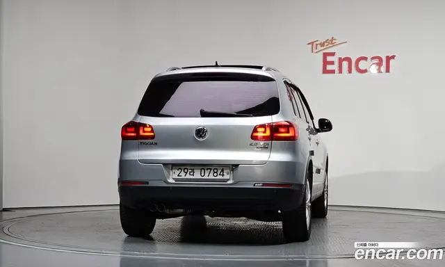 Volkswagen Tiguan 2015 2.0 автомат (гидро), миниатюра 4