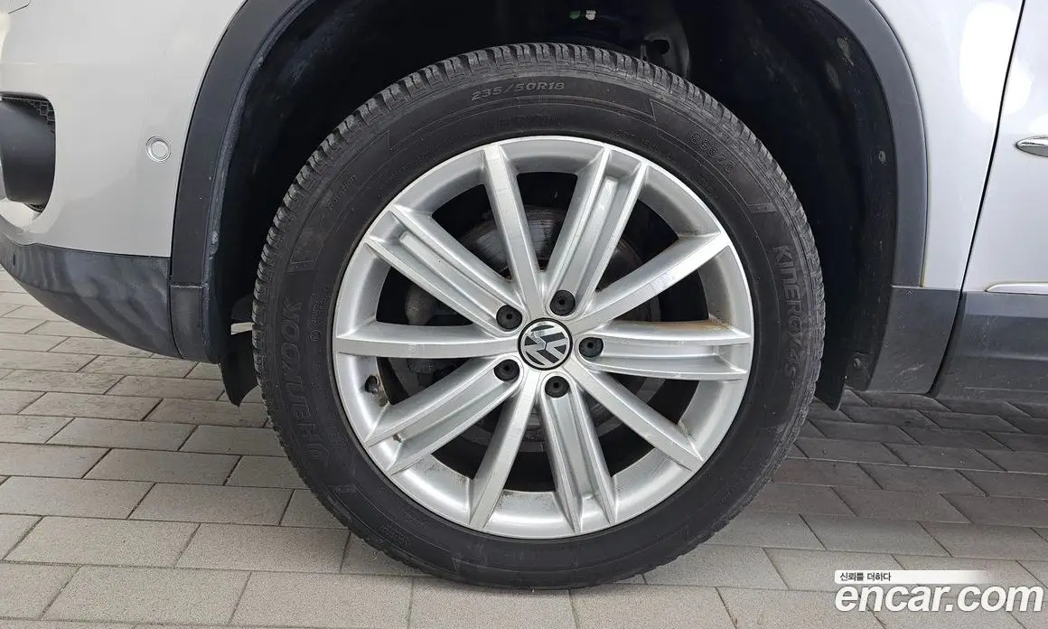 Volkswagen Tiguan 2015 2.0 автомат (гидро), фото 5