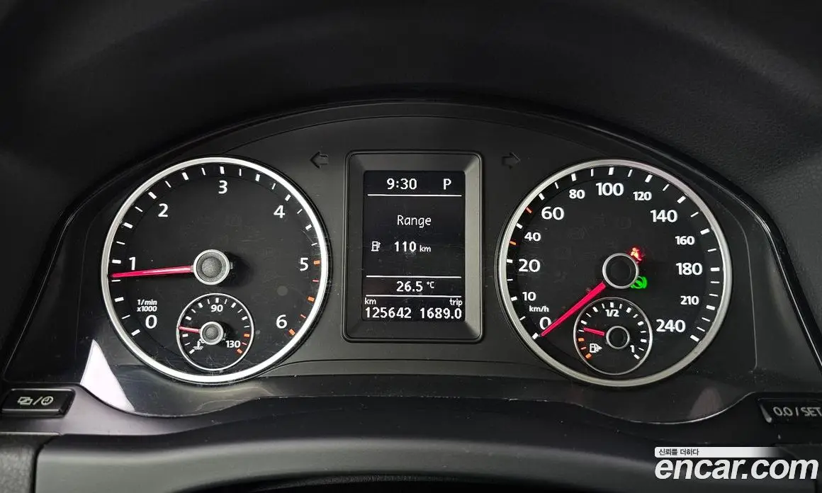 Volkswagen Tiguan 2015 2.0 автомат (гидро), фото 8