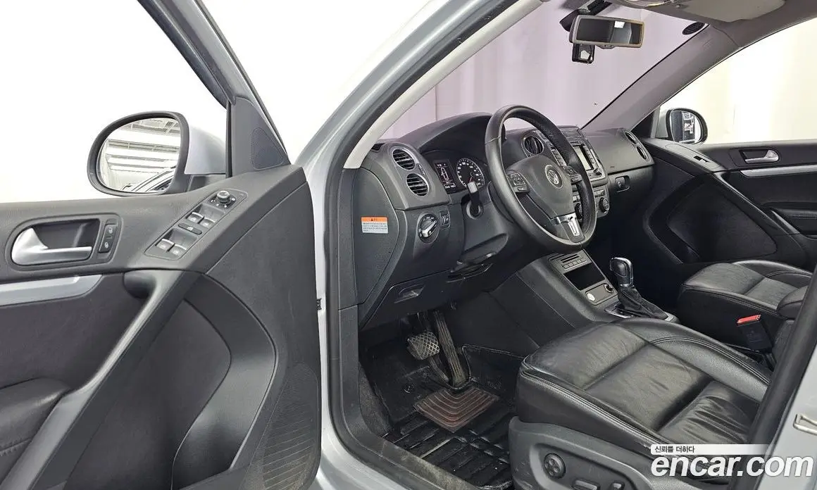 Volkswagen Tiguan 2015 2.0 автомат (гидро), фото 10