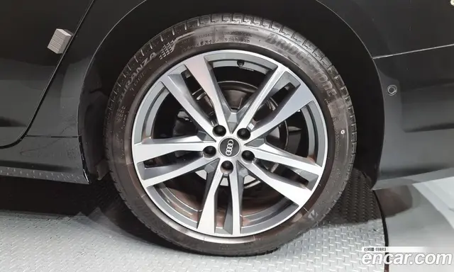 Audi A6 2023 2.0 автомат (гидро), миниатюра 5