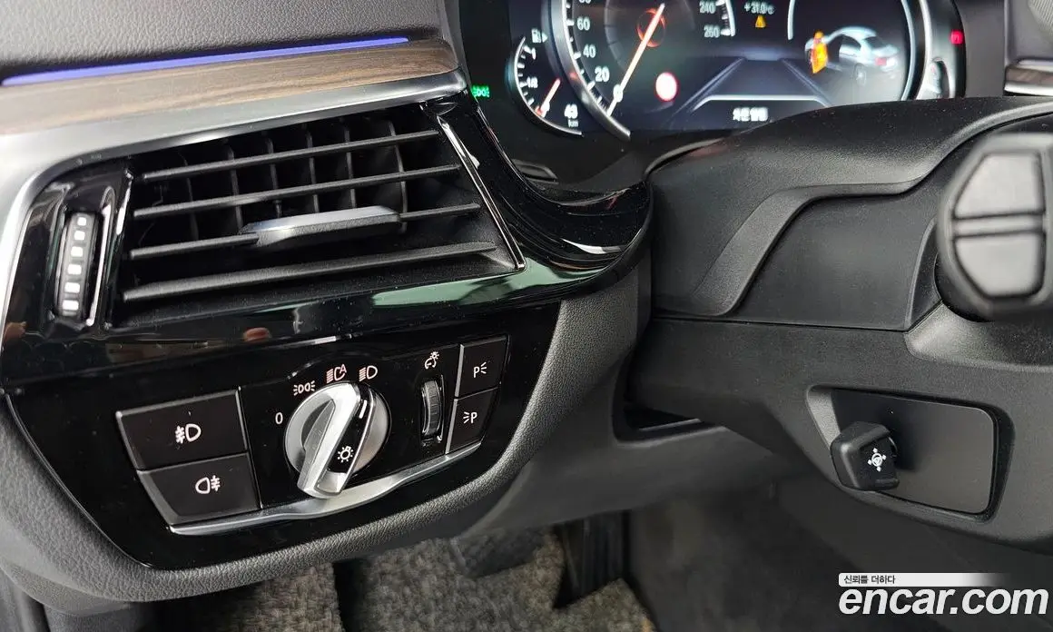 BMW 5 серия 2018 2.0 автомат (гидро), фото 27