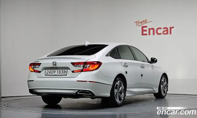 Honda Accord 2019 1.5 автомат (гидро), миниатюра 2
