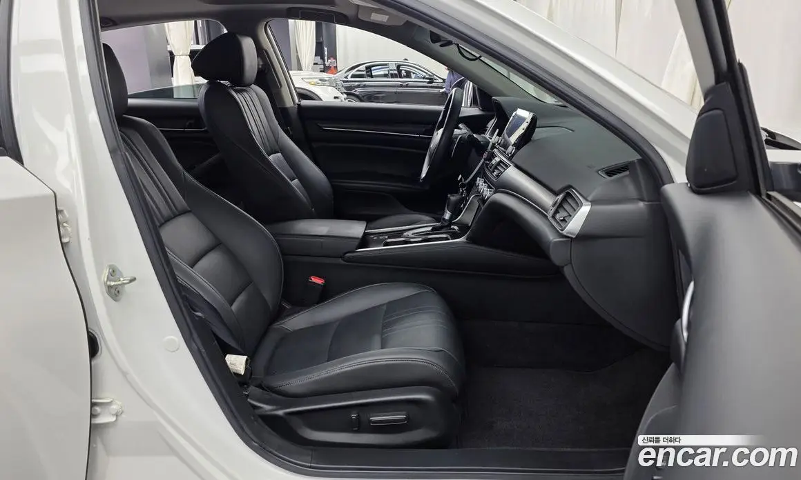 Honda Accord 2019 1.5 автомат (гидро), фото 11