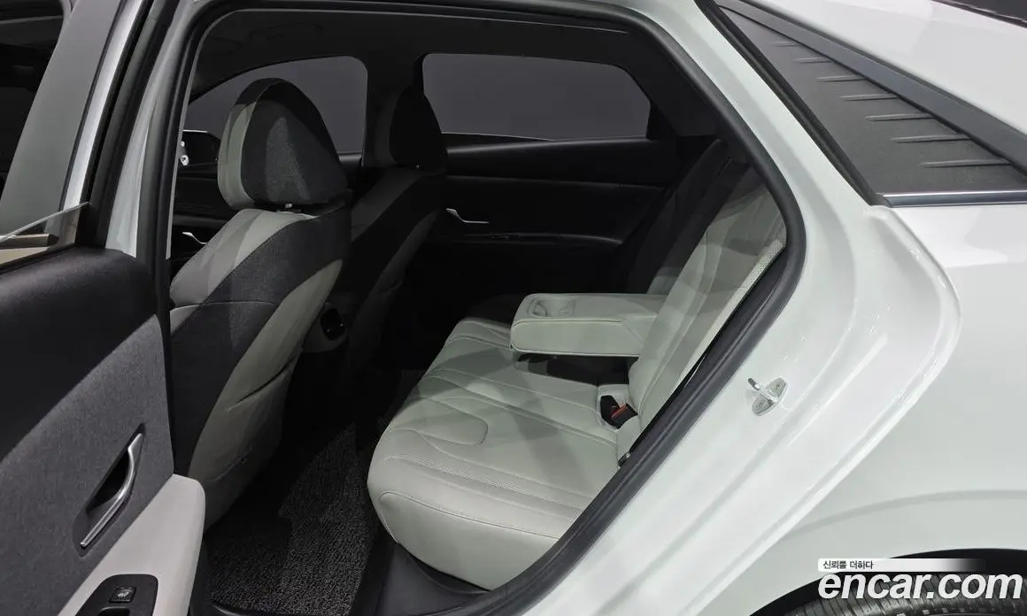 Hyundai Avante 2021 1.6 автомат (гидро), фото 16
