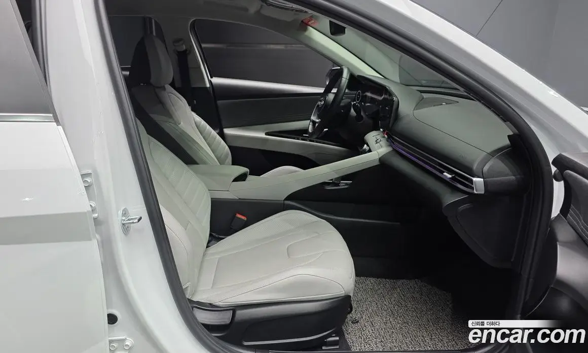 Hyundai Avante 2021 1.6 автомат (гидро), фото 17