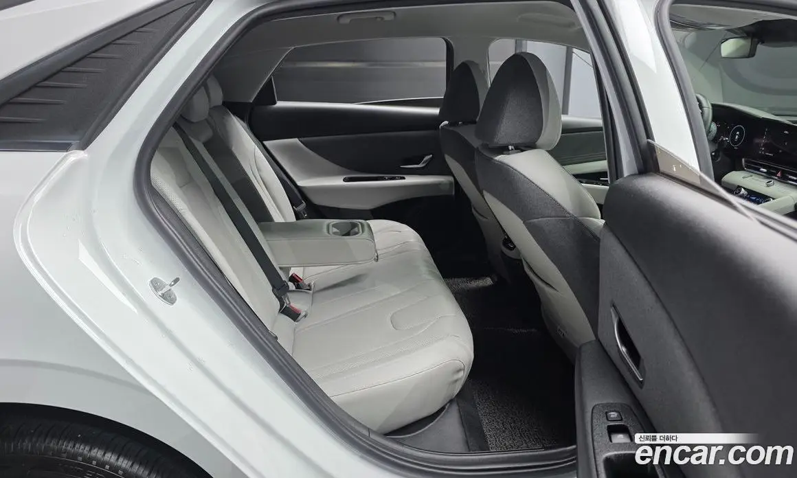 Hyundai Avante 2021 1.6 автомат (гидро), фото 18