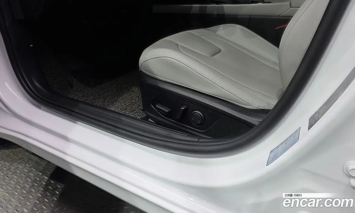 Hyundai Avante 2021 1.6 автомат (гидро), фото 32