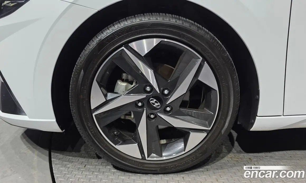 Hyundai Avante 2021 1.6 автомат (гидро), фото 5