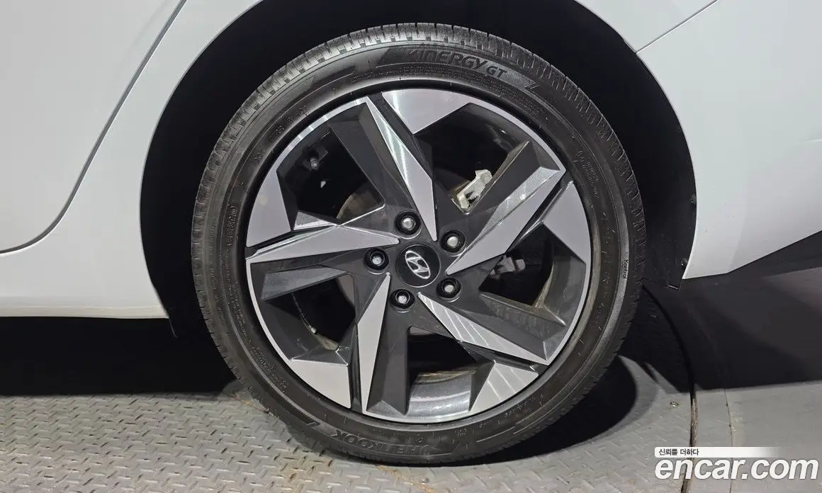 Hyundai Avante 2021 1.6 автомат (гидро), фото 7