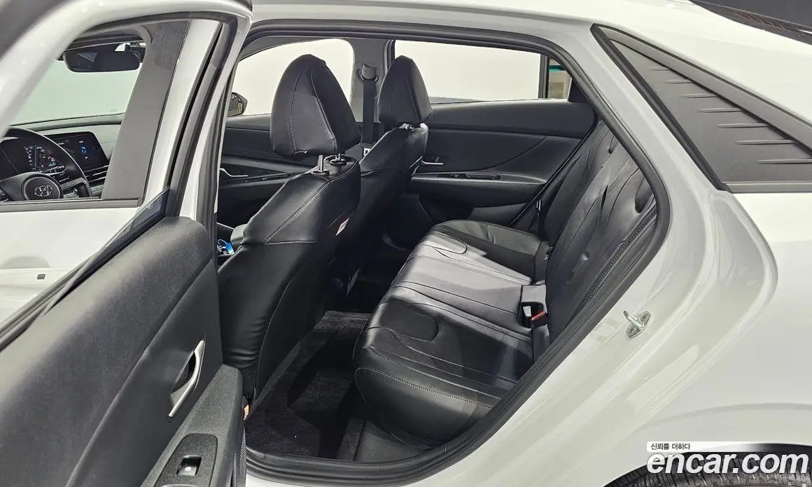 Hyundai Avante 2021 1.6 автомат (гидро), фото 17