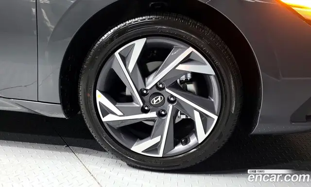 Hyundai Avante 2025 1.6 автомат (гидро), миниатюра 5