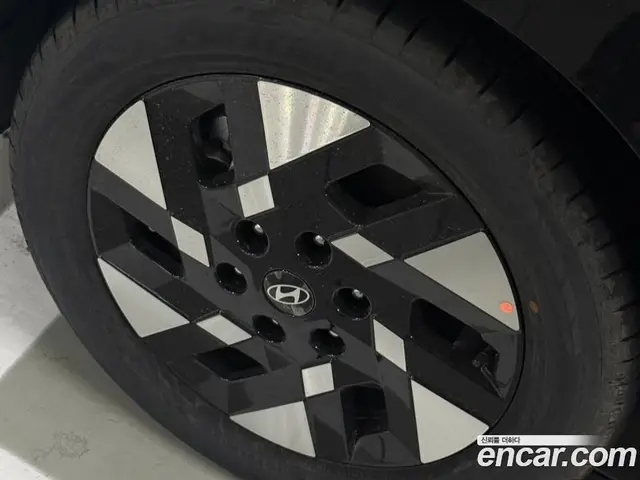 Hyundai Staria 2024 3.5 автомат (гидро), миниатюра 5