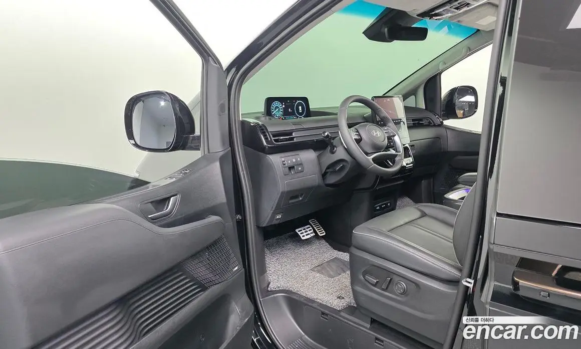 Hyundai Staria 2024 1.6 автомат (гидро), фото 17
