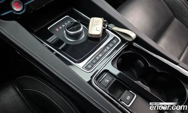 Jaguar F-Pace 2019 2.0 автомат (гидро), миниатюра 12