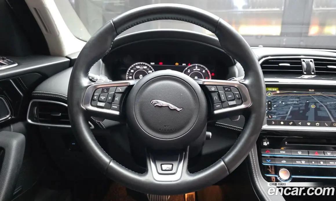 Jaguar F-Pace 2019 2.0 автомат (гидро), фото 19 Jaguar F-Pace 2019 2.0 автомат (гидро), фото 19